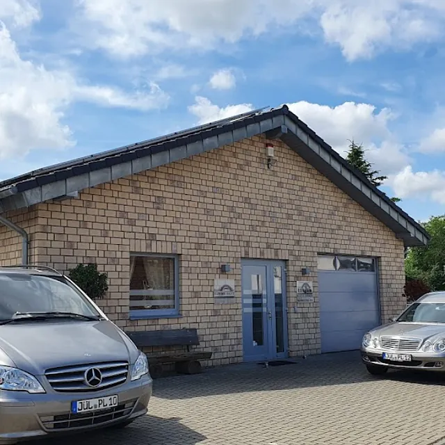 Außenansicht Trauerhalle